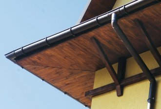 Подшивка крыши: как её сделать и зачем?
